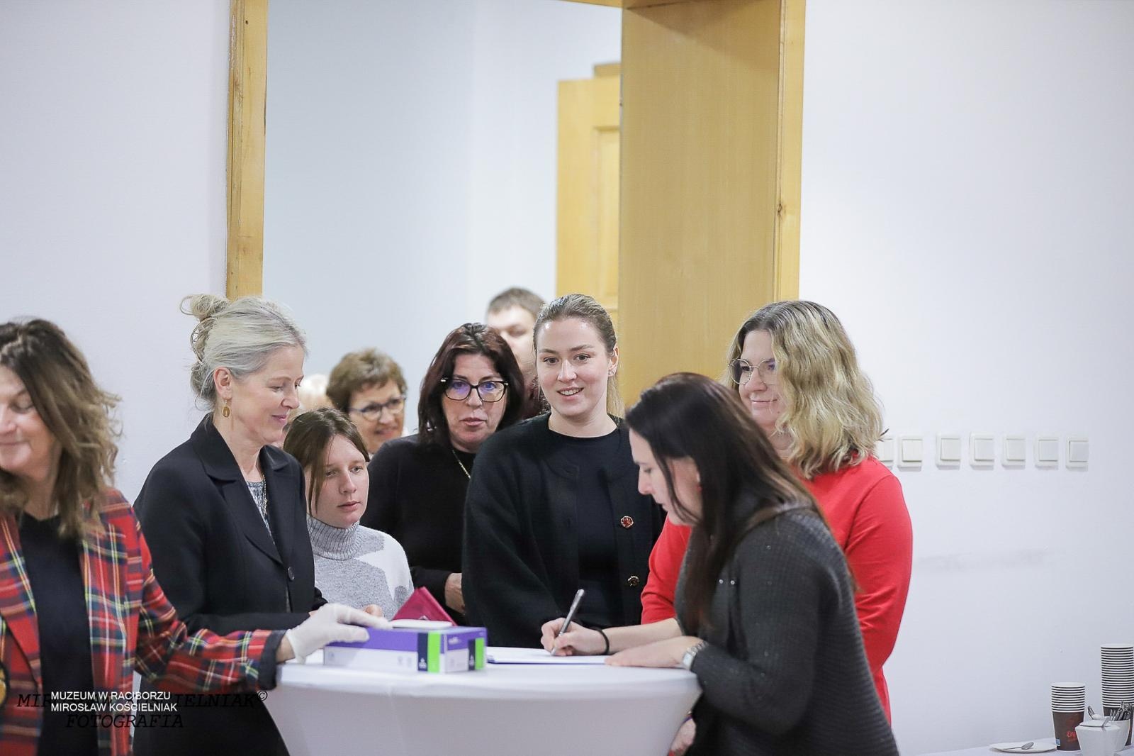 Zdjęcie w galerii na portalu naszraciborz.pl: Warsztaty pieczenia pierników w Raciborzu i Hulczynie zakończyły projekt polsko-czeski wiadomości z regionu