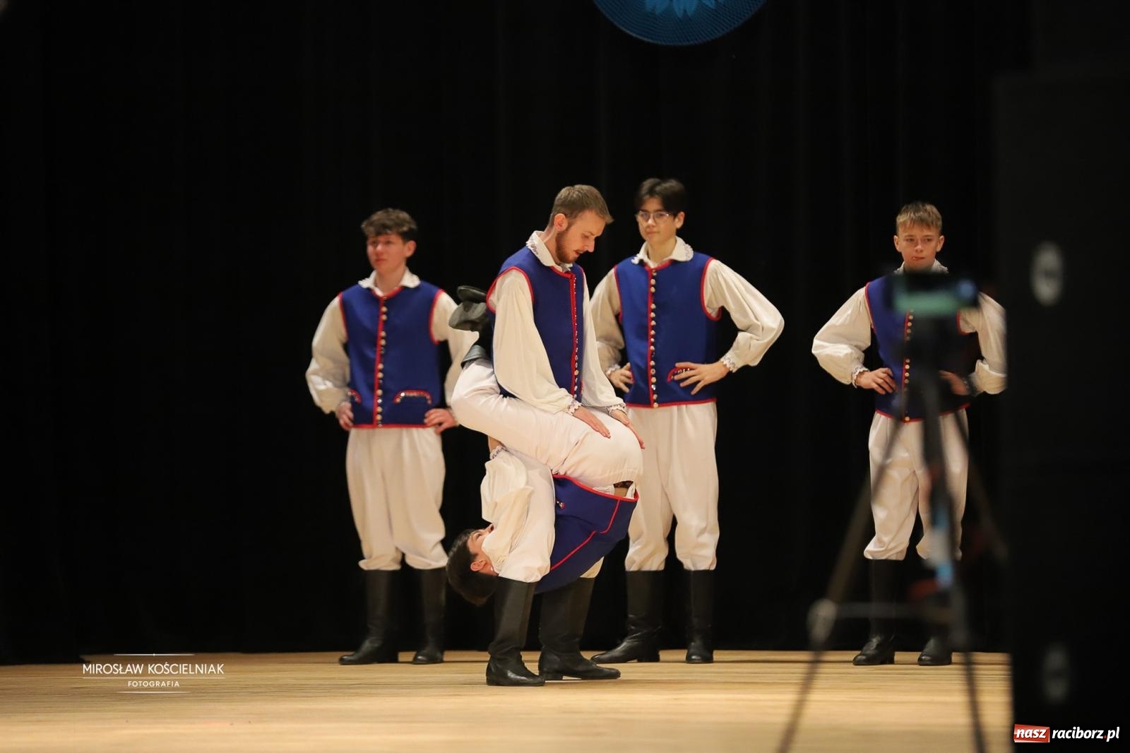 Zdjęcie w galerii na portalu naszraciborz.pl: Rekordowe wsparcie dla Stasia. Koncert charytatywny Stowarzyszenia Źródło w RCK wiadomości z regionu