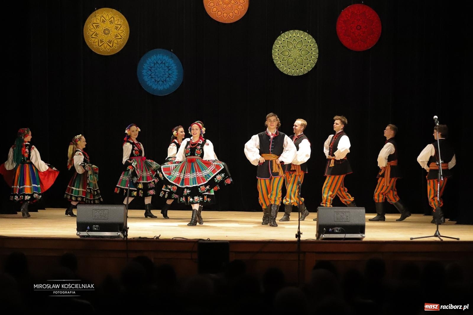 Zdjęcie w galerii na portalu naszraciborz.pl: Rekordowe wsparcie dla Stasia. Koncert charytatywny Stowarzyszenia Źródło w RCK wiadomości z regionu
