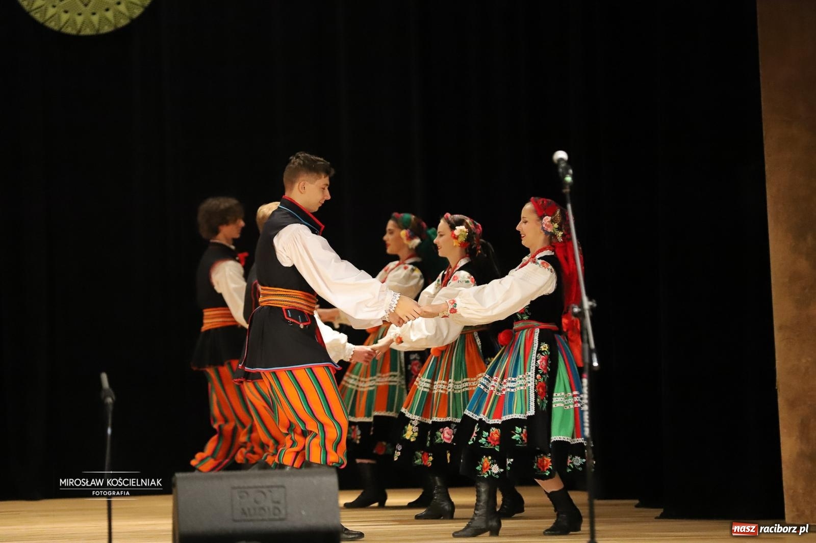 Zdjęcie w galerii na portalu naszraciborz.pl: Rekordowe wsparcie dla Stasia. Koncert charytatywny Stowarzyszenia Źródło w RCK wiadomości z regionu