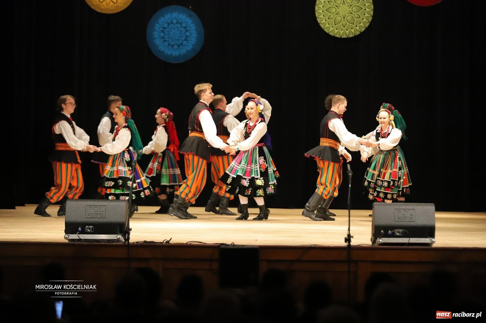 Zdjęcie w galerii na portalu naszraciborz.pl: Rekordowe wsparcie dla Stasia. Koncert charytatywny Stowarzyszenia Źródło w RCK wiadomości z regionu