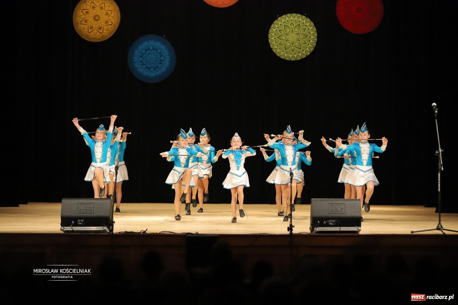 Zdjęcie w galerii na portalu naszraciborz.pl: Rekordowe wsparcie dla Stasia. Koncert charytatywny Stowarzyszenia Źródło w RCK wiadomości z regionu