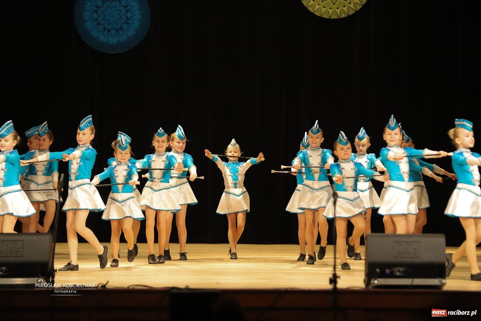 Zdjęcie w galerii na portalu naszraciborz.pl: Rekordowe wsparcie dla Stasia. Koncert charytatywny Stowarzyszenia Źródło w RCK wiadomości z regionu