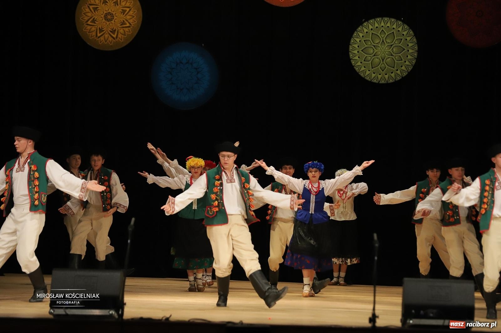 Zdjęcie w galerii na portalu naszraciborz.pl: Rekordowe wsparcie dla Stasia. Koncert charytatywny Stowarzyszenia Źródło w RCK wiadomości z regionu