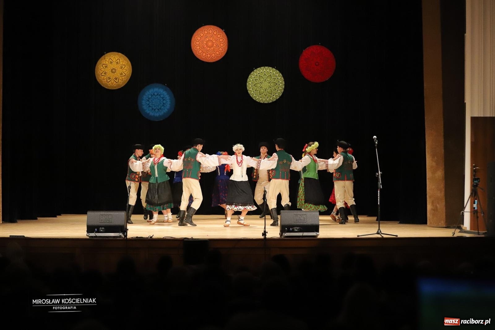 Zdjęcie w galerii na portalu naszraciborz.pl: Rekordowe wsparcie dla Stasia. Koncert charytatywny Stowarzyszenia Źródło w RCK wiadomości z regionu