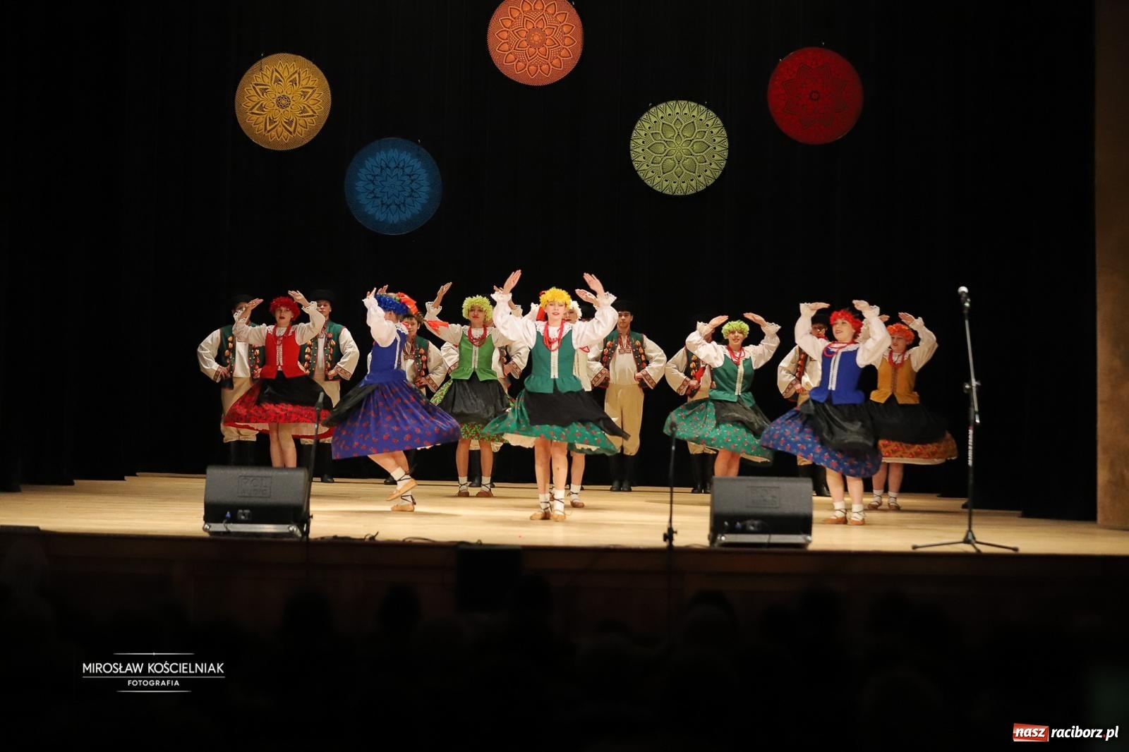 Zdjęcie w galerii na portalu naszraciborz.pl: Rekordowe wsparcie dla Stasia. Koncert charytatywny Stowarzyszenia Źródło w RCK wiadomości z regionu