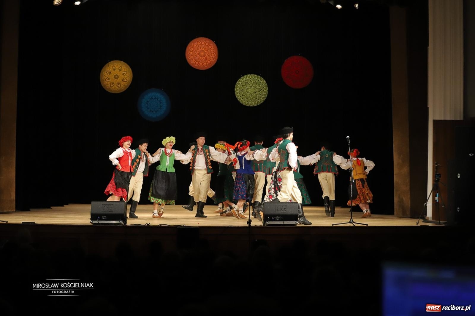 Zdjęcie w galerii na portalu naszraciborz.pl: Rekordowe wsparcie dla Stasia. Koncert charytatywny Stowarzyszenia Źródło w RCK wiadomości z regionu