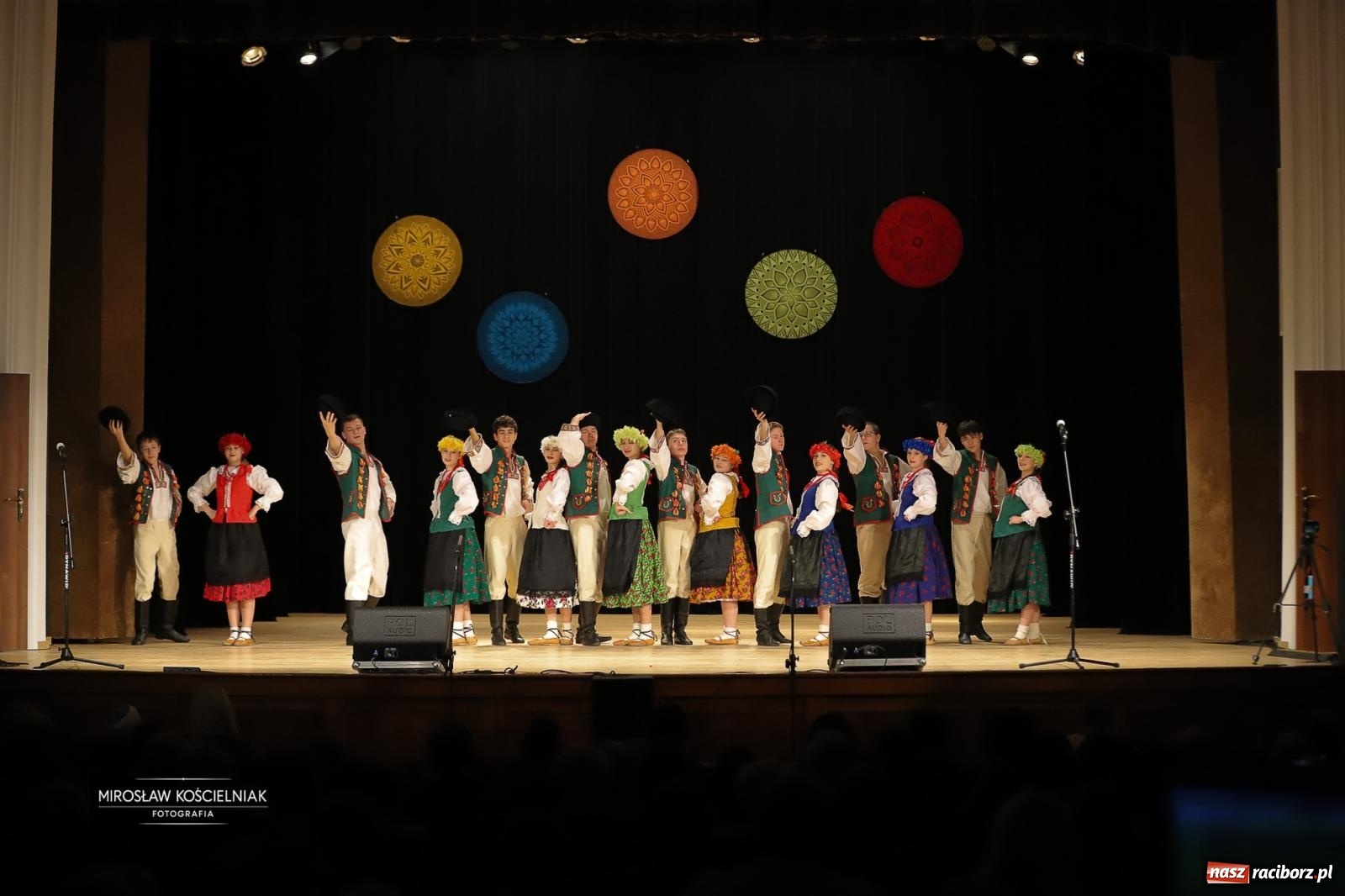 Zdjęcie w galerii na portalu naszraciborz.pl: Rekordowe wsparcie dla Stasia. Koncert charytatywny Stowarzyszenia Źródło w RCK wiadomości z regionu