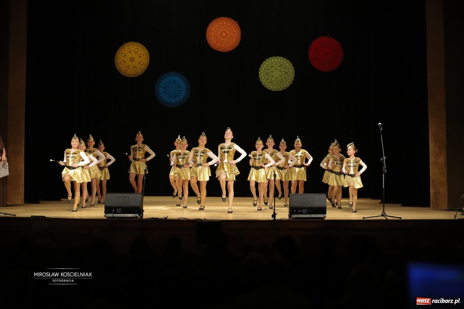 Zdjęcie w galerii na portalu naszraciborz.pl: Rekordowe wsparcie dla Stasia. Koncert charytatywny Stowarzyszenia Źródło w RCK wiadomości z regionu