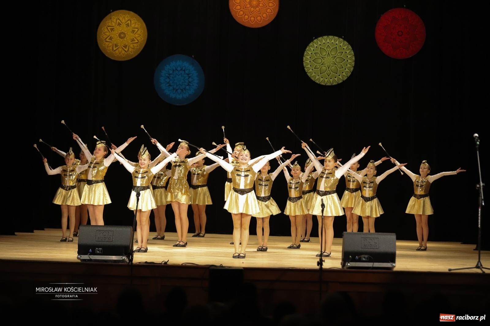 Zdjęcie w galerii na portalu naszraciborz.pl: Rekordowe wsparcie dla Stasia. Koncert charytatywny Stowarzyszenia Źródło w RCK wiadomości z regionu
