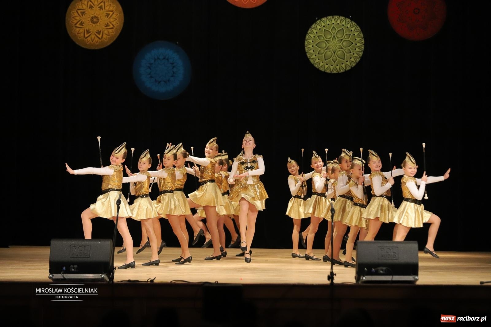 Zdjęcie w galerii na portalu naszraciborz.pl: Rekordowe wsparcie dla Stasia. Koncert charytatywny Stowarzyszenia Źródło w RCK wiadomości z regionu