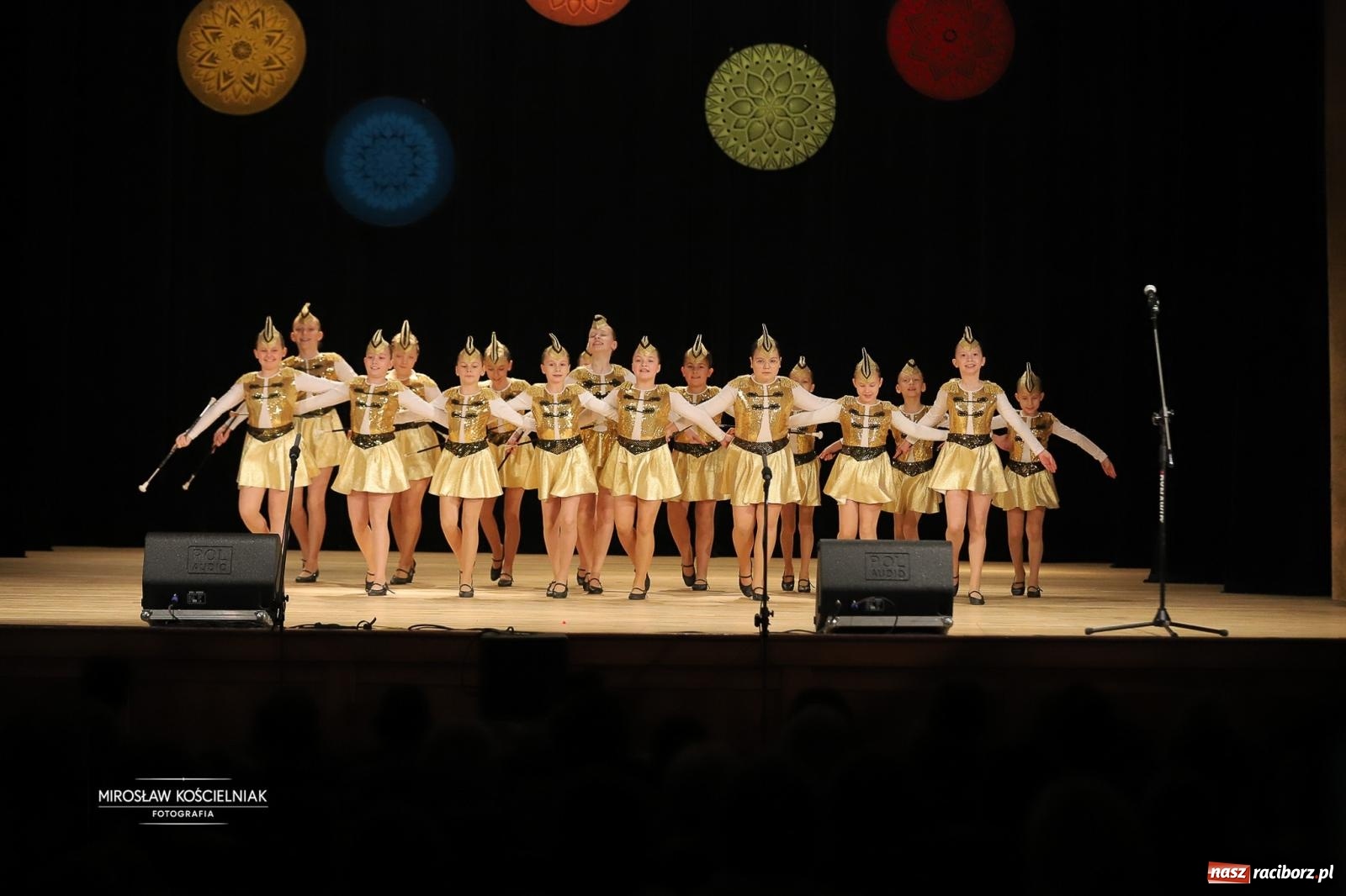 Zdjęcie w galerii na portalu naszraciborz.pl: Rekordowe wsparcie dla Stasia. Koncert charytatywny Stowarzyszenia Źródło w RCK wiadomości z regionu
