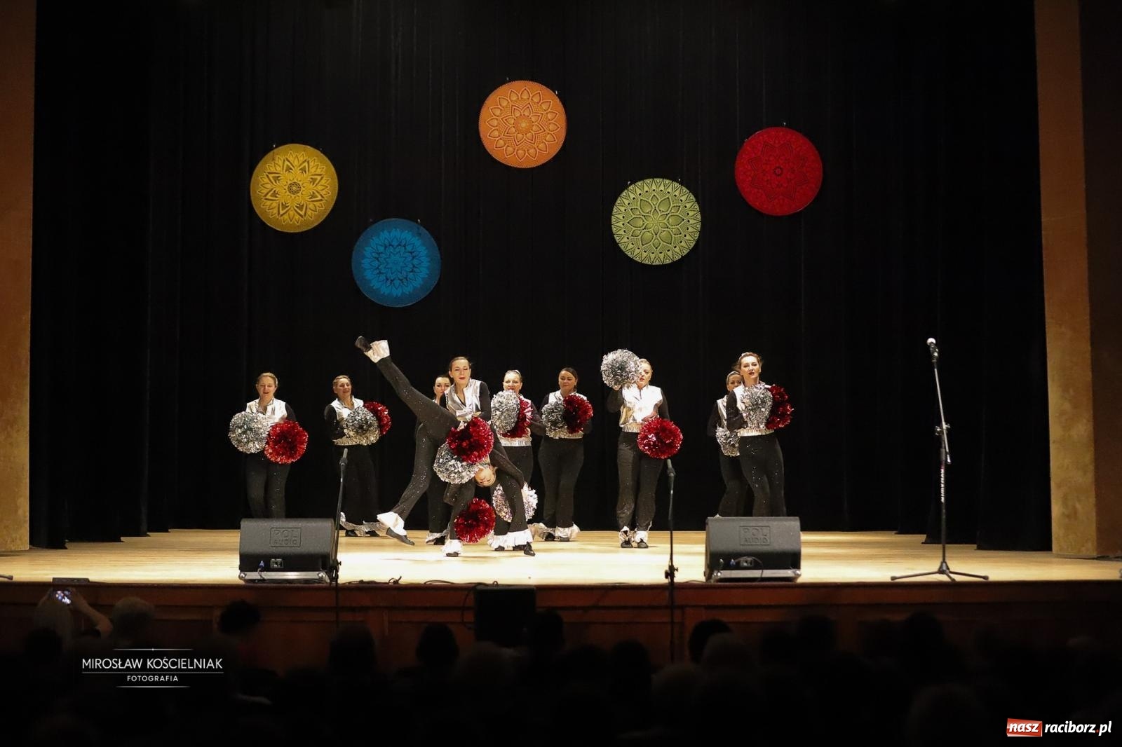 Zdjęcie w galerii na portalu naszraciborz.pl: Rekordowe wsparcie dla Stasia. Koncert charytatywny Stowarzyszenia Źródło w RCK wiadomości z regionu