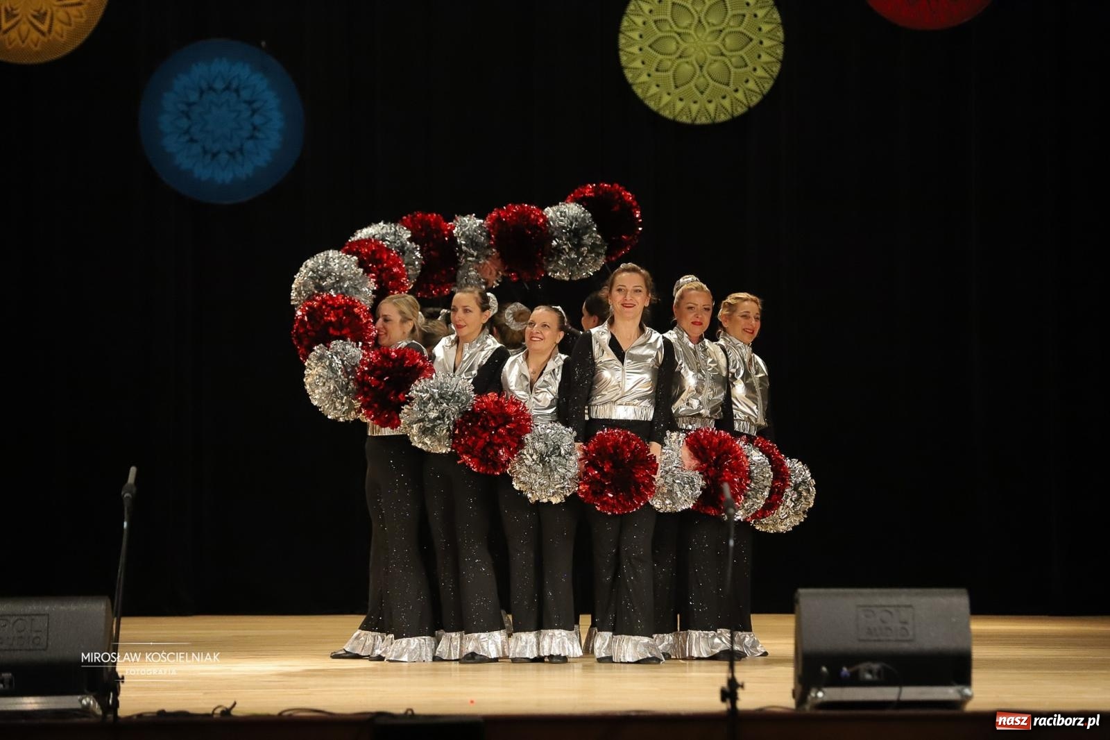 Zdjęcie w galerii na portalu naszraciborz.pl: Rekordowe wsparcie dla Stasia. Koncert charytatywny Stowarzyszenia Źródło w RCK wiadomości z regionu