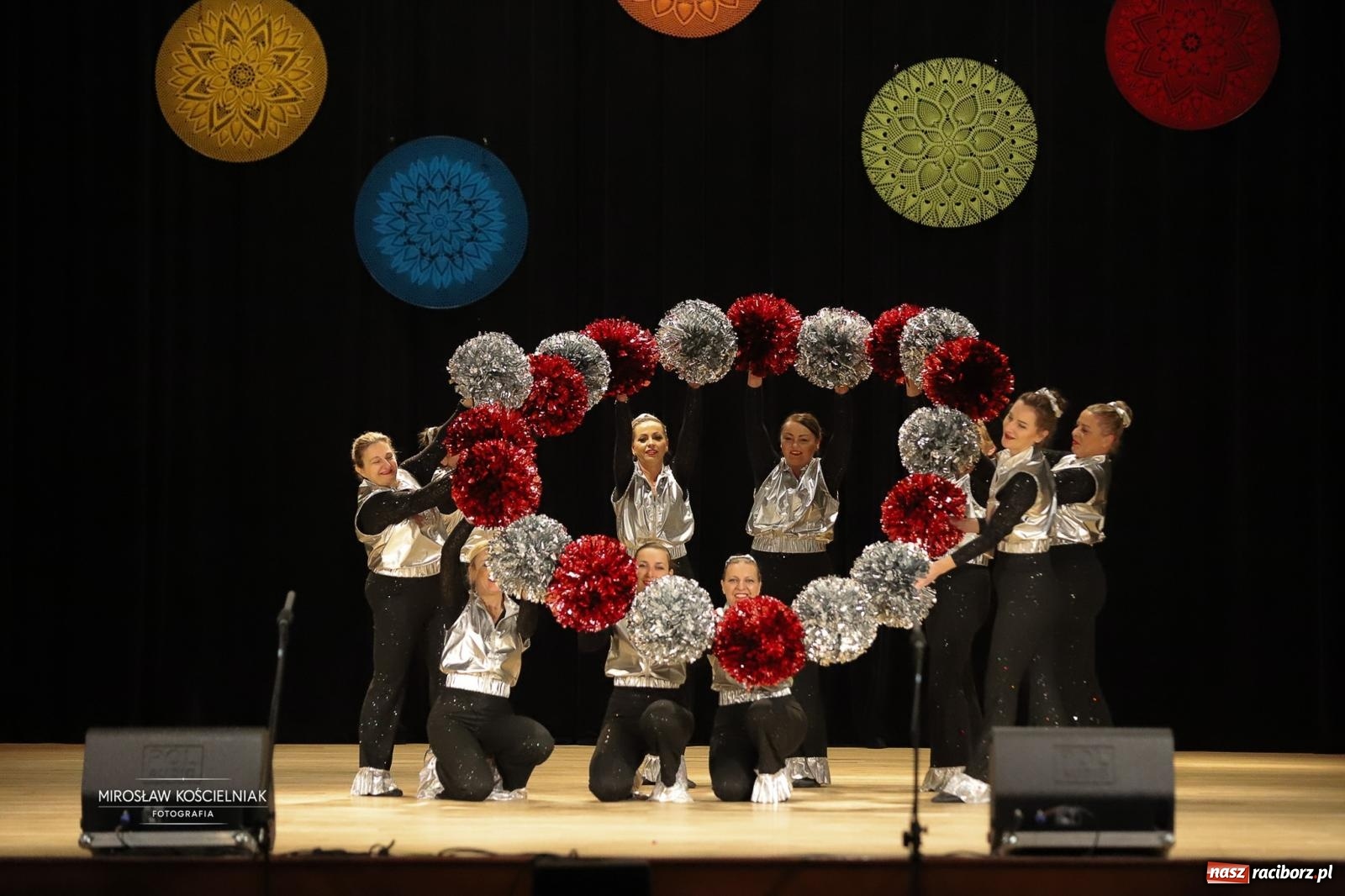Zdjęcie w galerii na portalu naszraciborz.pl: Rekordowe wsparcie dla Stasia. Koncert charytatywny Stowarzyszenia Źródło w RCK wiadomości z regionu