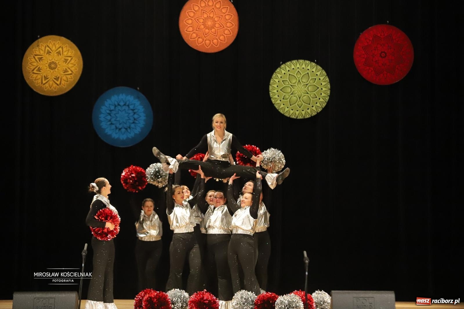 Zdjęcie w galerii na portalu naszraciborz.pl: Rekordowe wsparcie dla Stasia. Koncert charytatywny Stowarzyszenia Źródło w RCK wiadomości z regionu