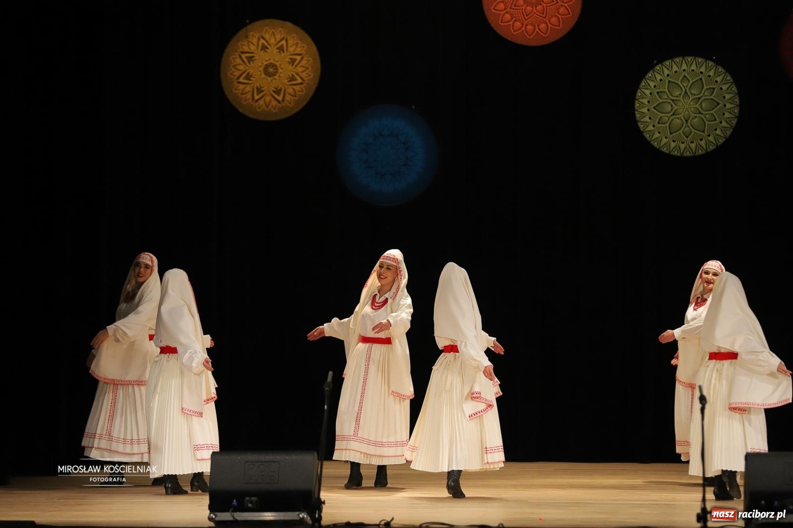 Zdjęcie w galerii na portalu naszraciborz.pl: Rekordowe wsparcie dla Stasia. Koncert charytatywny Stowarzyszenia Źródło w RCK wiadomości z regionu