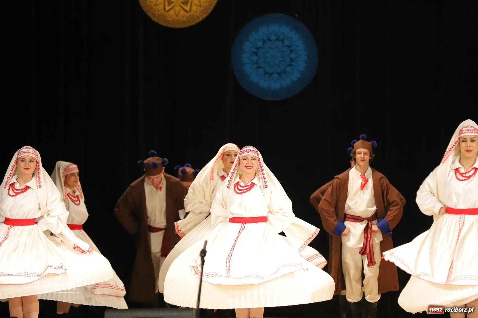 Zdjęcie w galerii na portalu naszraciborz.pl: Rekordowe wsparcie dla Stasia. Koncert charytatywny Stowarzyszenia Źródło w RCK wiadomości z regionu