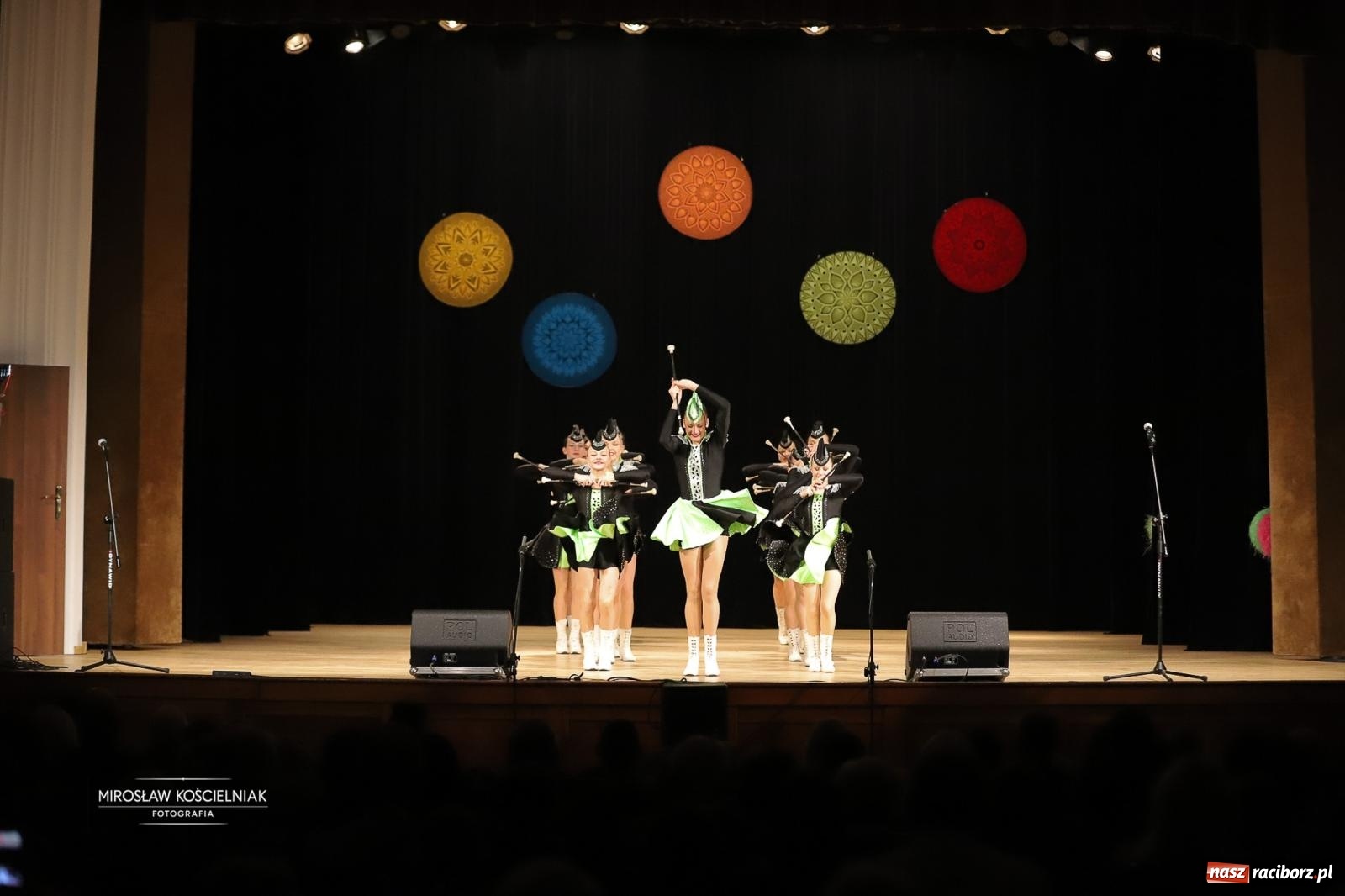 Zdjęcie w galerii na portalu naszraciborz.pl: Rekordowe wsparcie dla Stasia. Koncert charytatywny Stowarzyszenia Źródło w RCK wiadomości z regionu