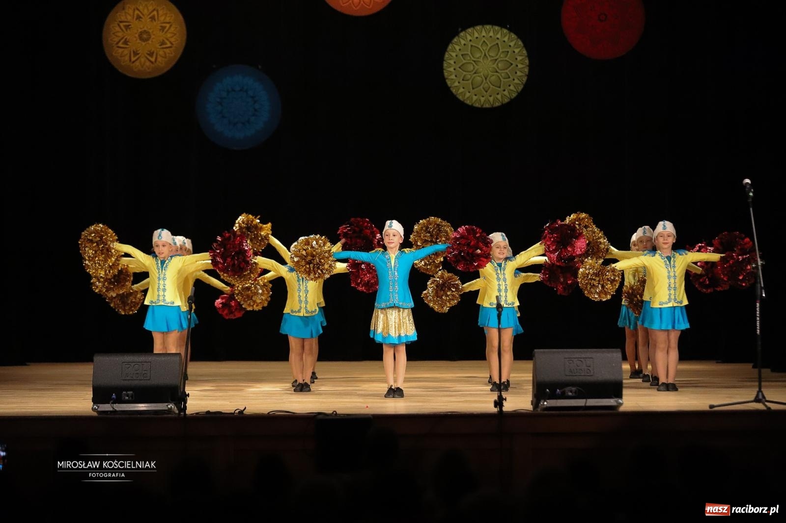 Zdjęcie w galerii na portalu naszraciborz.pl: Rekordowe wsparcie dla Stasia. Koncert charytatywny Stowarzyszenia Źródło w RCK wiadomości z regionu