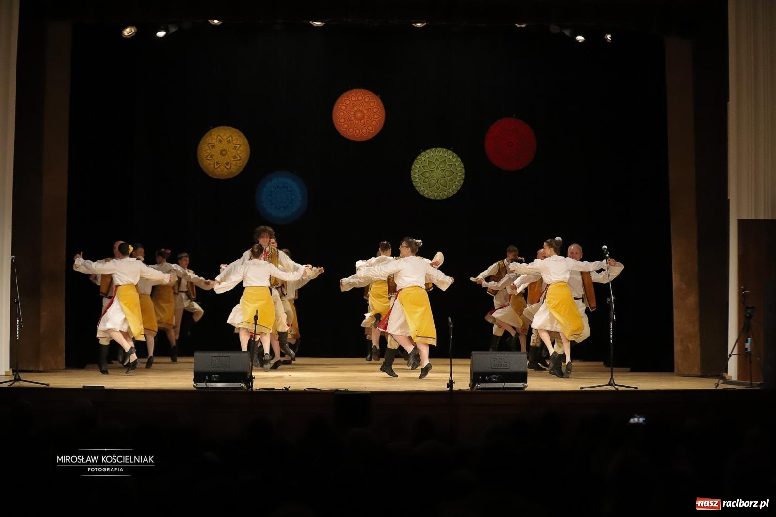 Zdjęcie w galerii na portalu naszraciborz.pl: Rekordowe wsparcie dla Stasia. Koncert charytatywny Stowarzyszenia Źródło w RCK wiadomości z regionu
