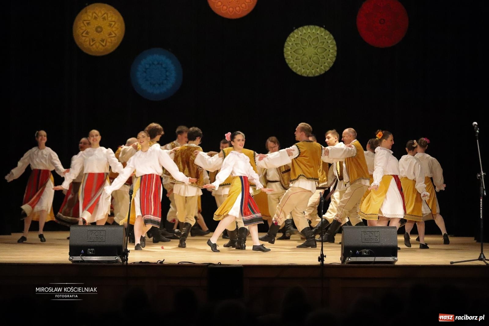 Zdjęcie w galerii na portalu naszraciborz.pl: Rekordowe wsparcie dla Stasia. Koncert charytatywny Stowarzyszenia Źródło w RCK wiadomości z regionu