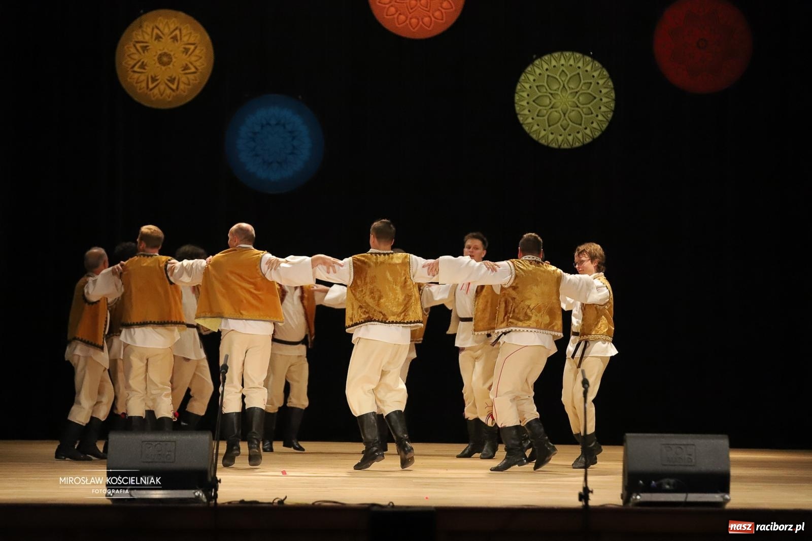 Zdjęcie w galerii na portalu naszraciborz.pl: Rekordowe wsparcie dla Stasia. Koncert charytatywny Stowarzyszenia Źródło w RCK wiadomości z regionu