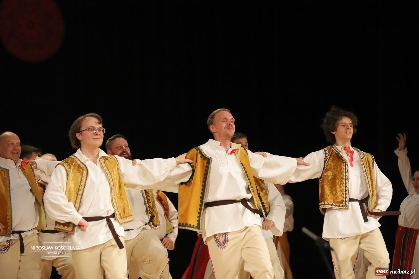 Zdjęcie w galerii na portalu naszraciborz.pl: Rekordowe wsparcie dla Stasia. Koncert charytatywny Stowarzyszenia Źródło w RCK wiadomości z regionu