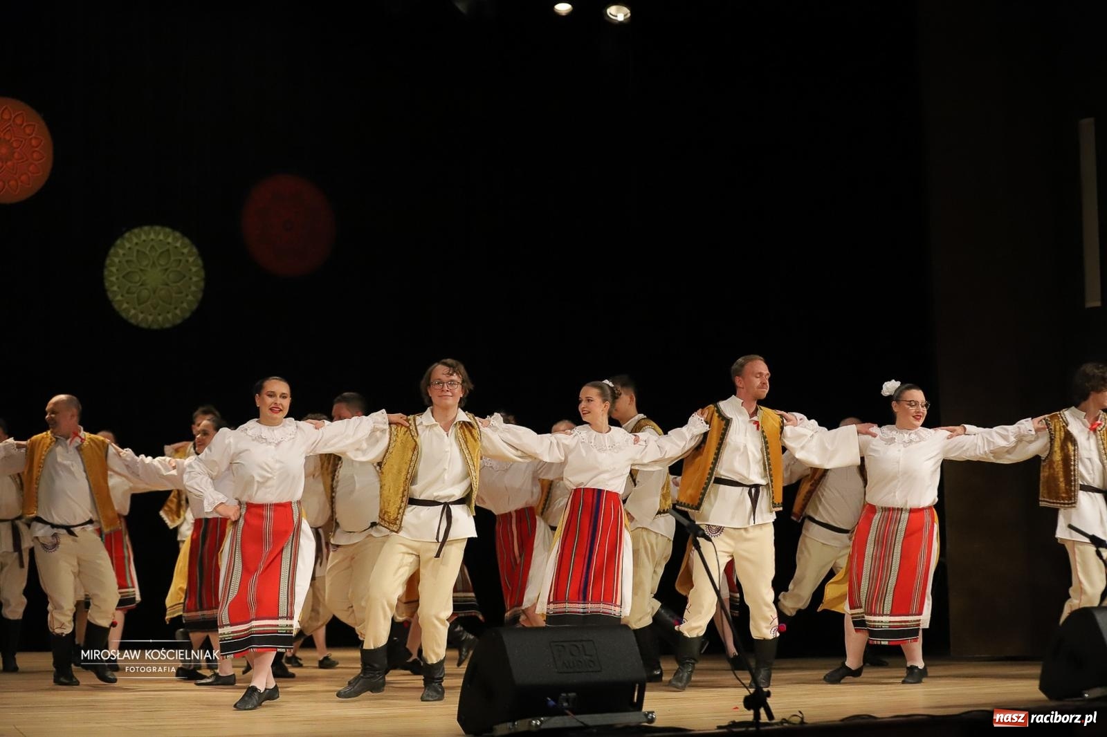 Zdjęcie w galerii na portalu naszraciborz.pl: Rekordowe wsparcie dla Stasia. Koncert charytatywny Stowarzyszenia Źródło w RCK wiadomości z regionu