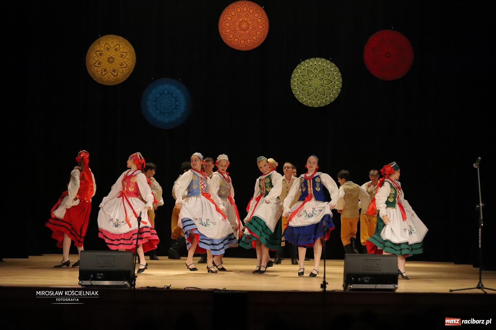 Zdjęcie w galerii na portalu naszraciborz.pl: Rekordowe wsparcie dla Stasia. Koncert charytatywny Stowarzyszenia Źródło w RCK wiadomości z regionu