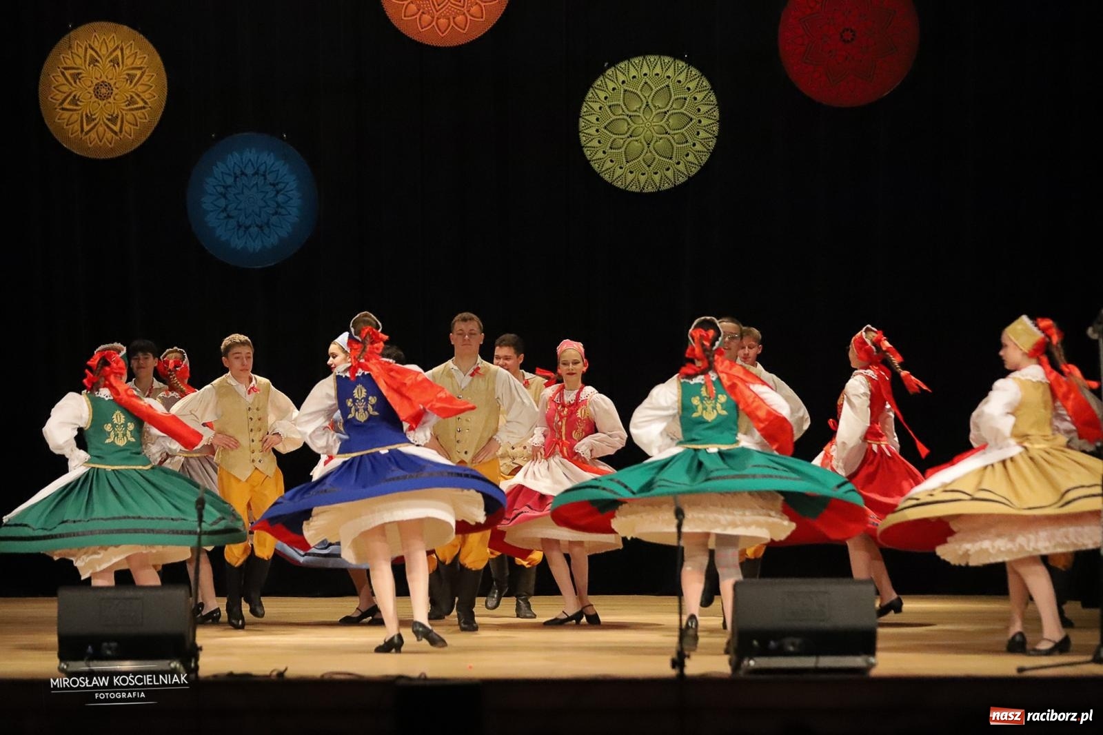 Zdjęcie w galerii na portalu naszraciborz.pl: Rekordowe wsparcie dla Stasia. Koncert charytatywny Stowarzyszenia Źródło w RCK wiadomości z regionu