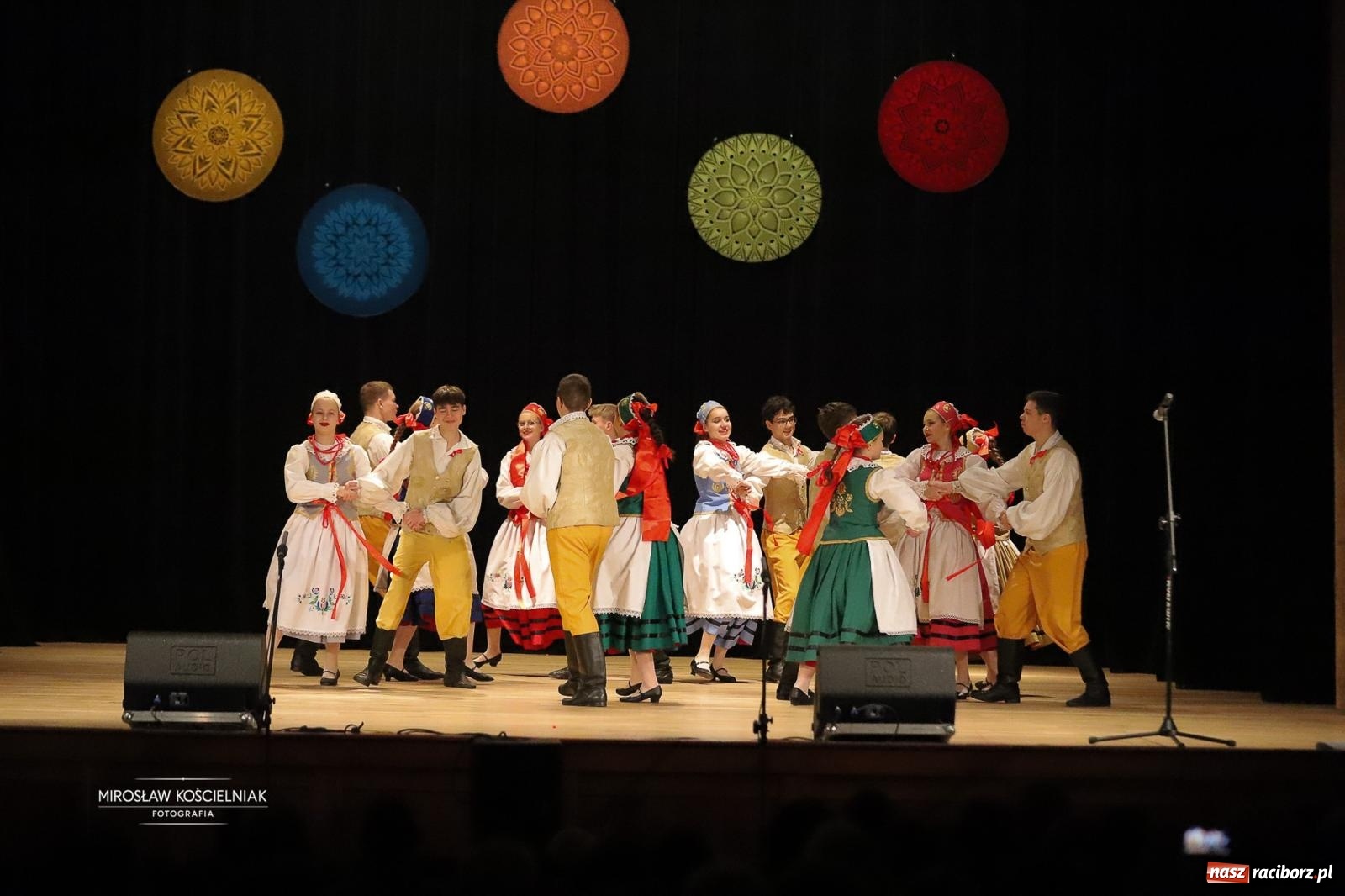 Zdjęcie w galerii na portalu naszraciborz.pl: Rekordowe wsparcie dla Stasia. Koncert charytatywny Stowarzyszenia Źródło w RCK wiadomości z regionu