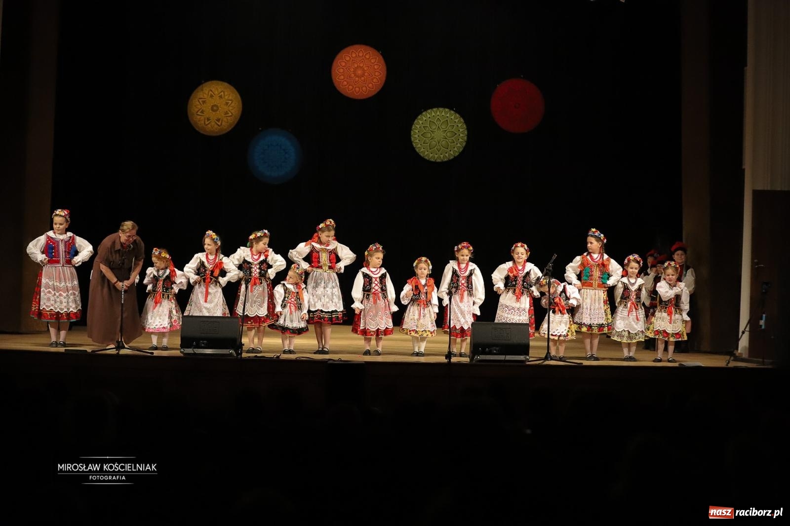 Zdjęcie w galerii na portalu naszraciborz.pl: Rekordowe wsparcie dla Stasia. Koncert charytatywny Stowarzyszenia Źródło w RCK wiadomości z regionu