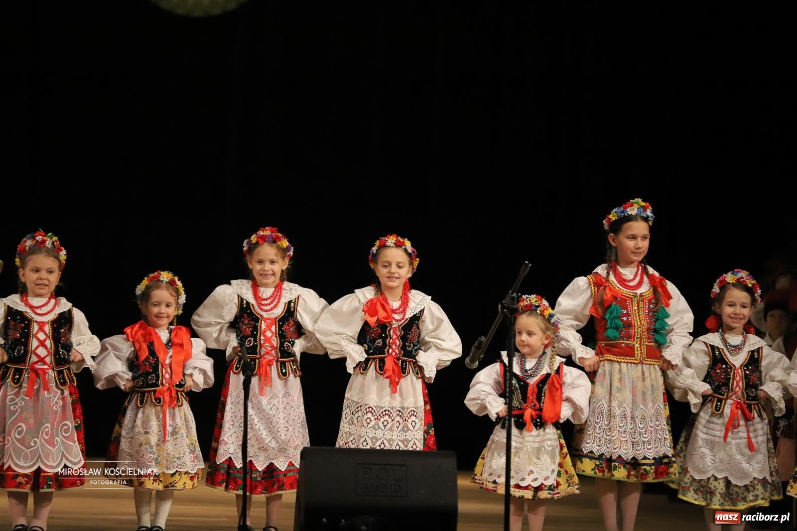 Zdjęcie w galerii na portalu naszraciborz.pl: Rekordowe wsparcie dla Stasia. Koncert charytatywny Stowarzyszenia Źródło w RCK wiadomości z regionu