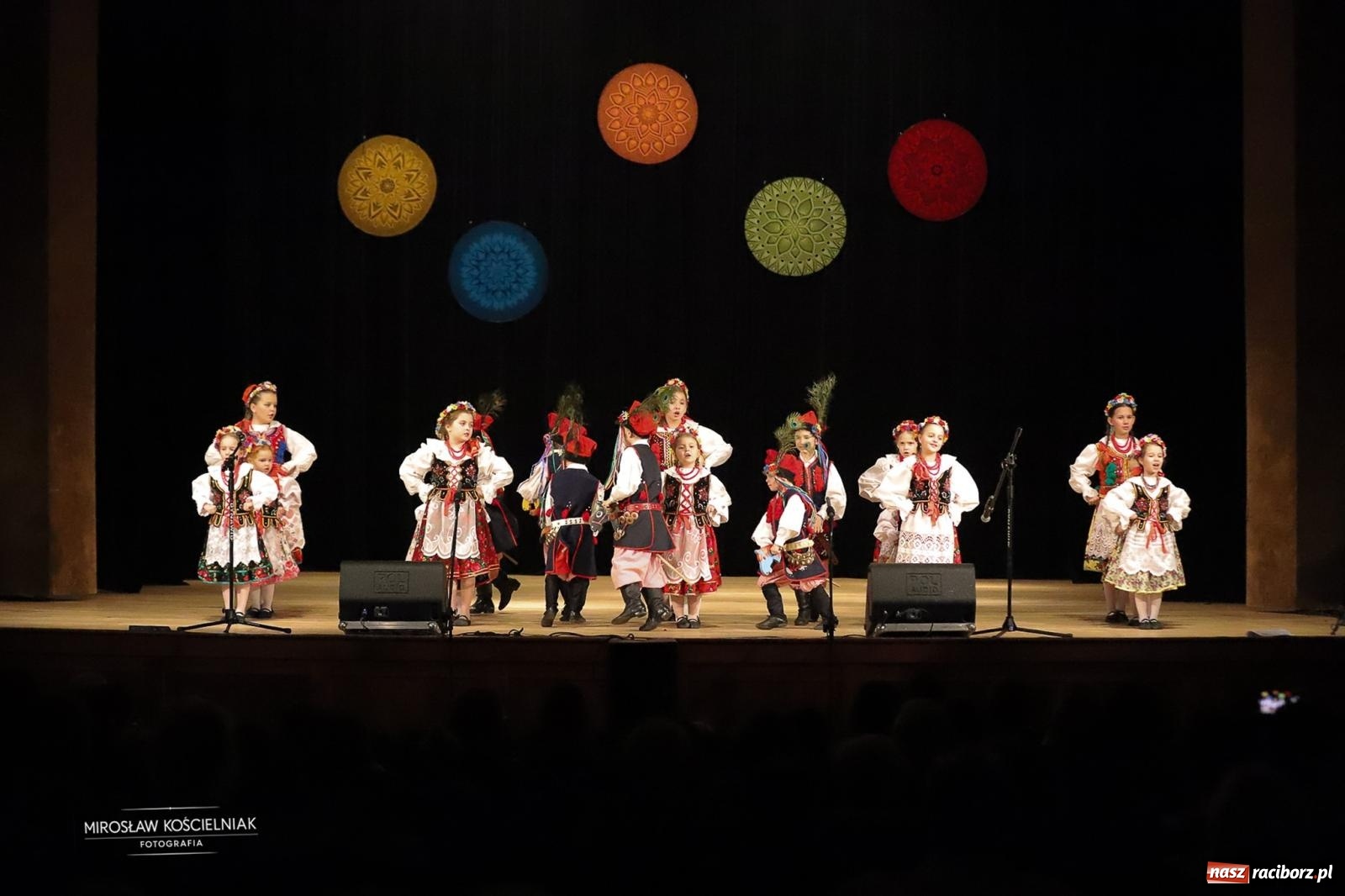 Zdjęcie w galerii na portalu naszraciborz.pl: Rekordowe wsparcie dla Stasia. Koncert charytatywny Stowarzyszenia Źródło w RCK wiadomości z regionu