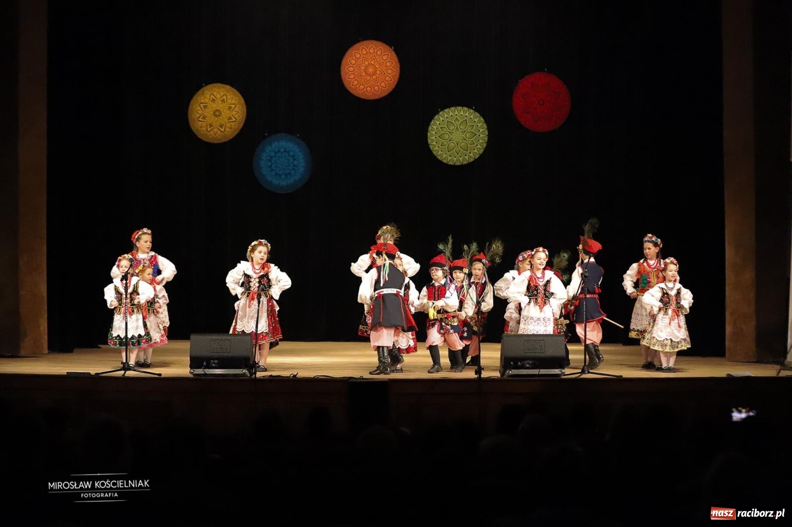 Zdjęcie w galerii na portalu naszraciborz.pl: Rekordowe wsparcie dla Stasia. Koncert charytatywny Stowarzyszenia Źródło w RCK wiadomości z regionu