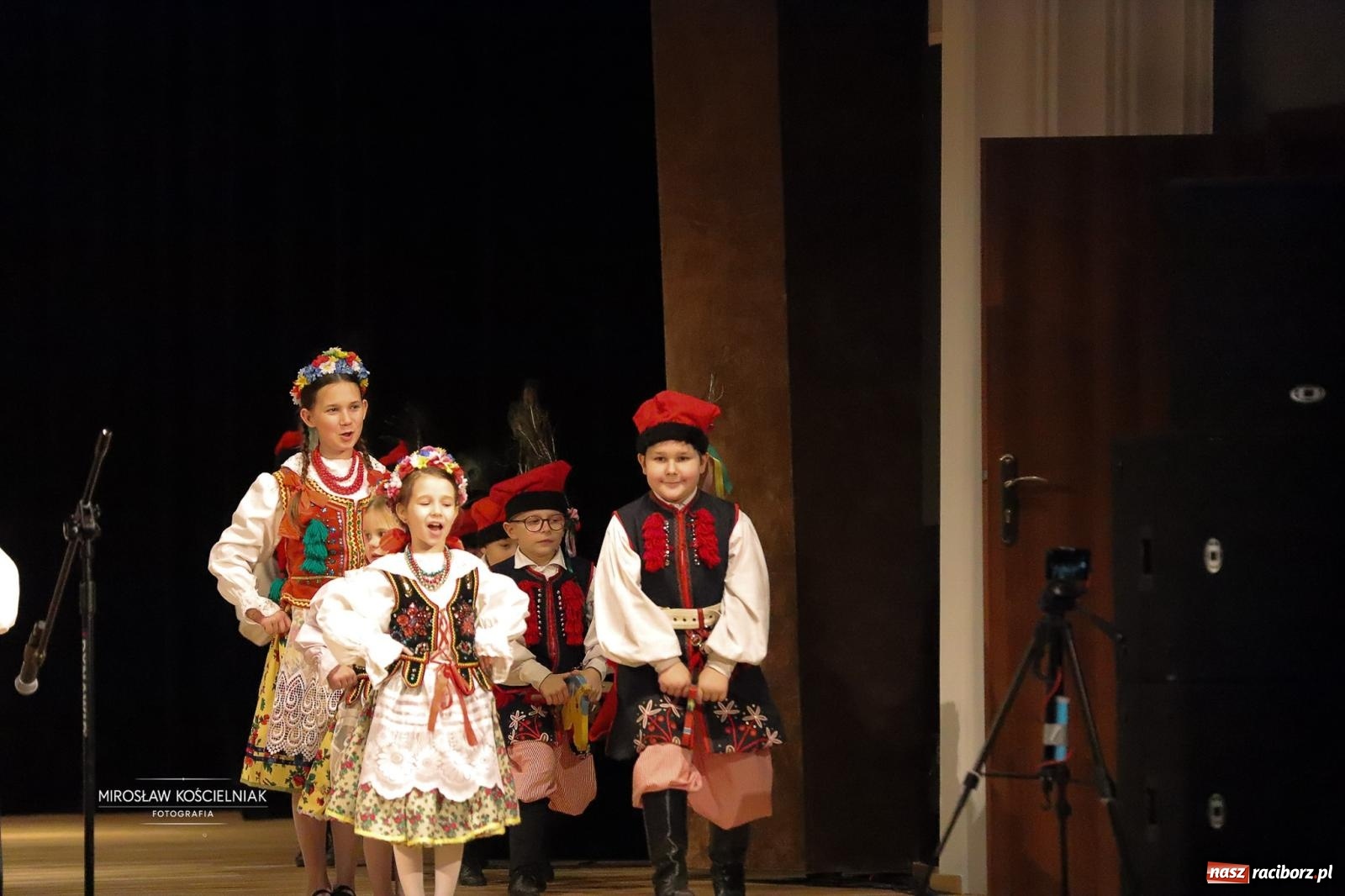 Zdjęcie w galerii na portalu naszraciborz.pl: Rekordowe wsparcie dla Stasia. Koncert charytatywny Stowarzyszenia Źródło w RCK wiadomości z regionu