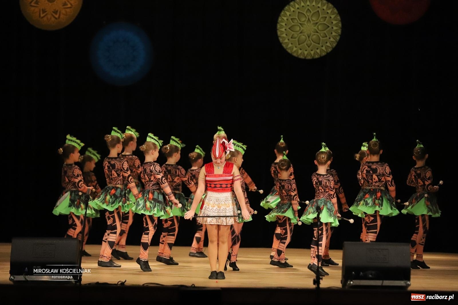 Zdjęcie w galerii na portalu naszraciborz.pl: Rekordowe wsparcie dla Stasia. Koncert charytatywny Stowarzyszenia Źródło w RCK wiadomości z regionu