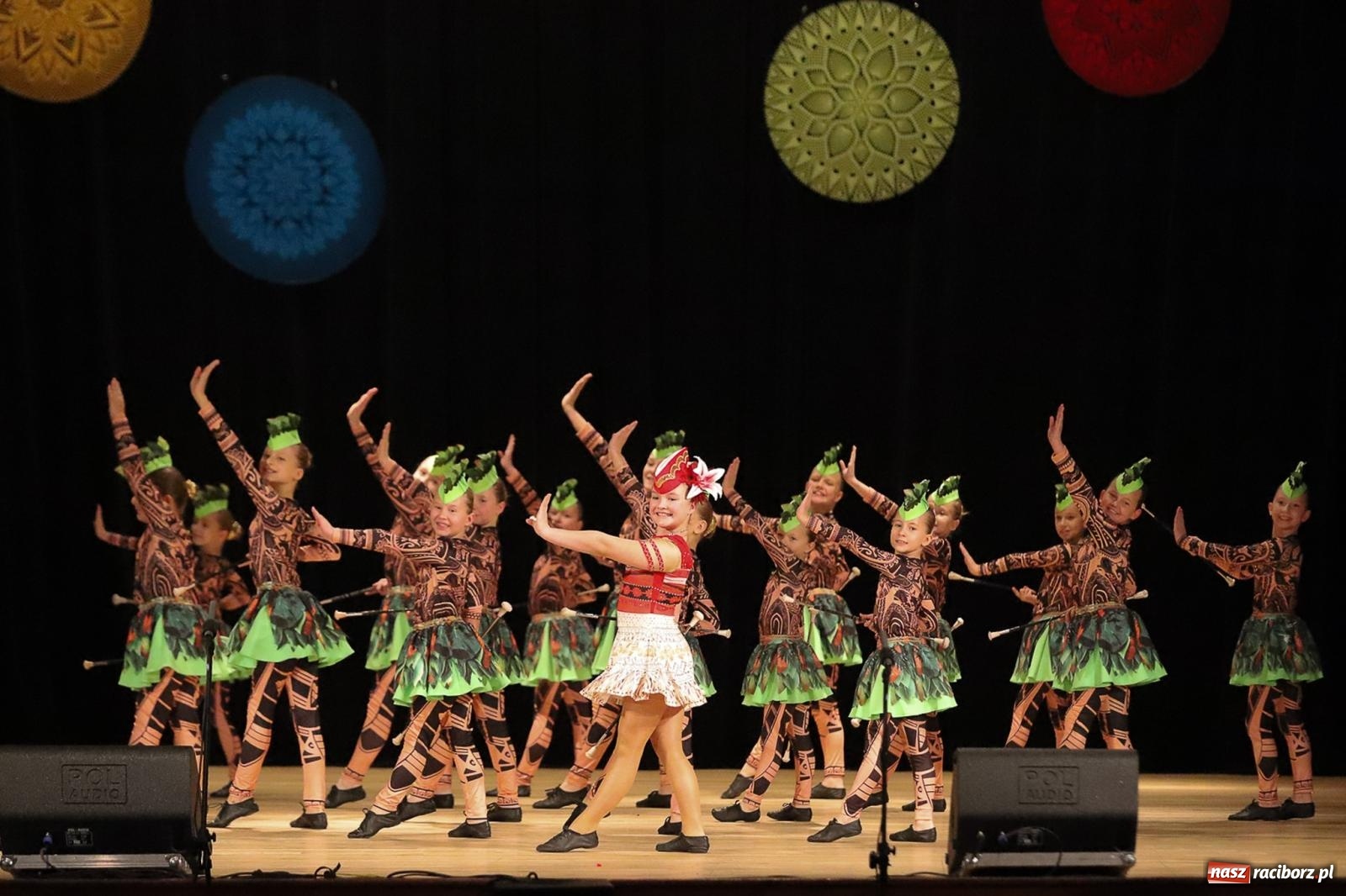 Zdjęcie w galerii na portalu naszraciborz.pl: Rekordowe wsparcie dla Stasia. Koncert charytatywny Stowarzyszenia Źródło w RCK wiadomości z regionu