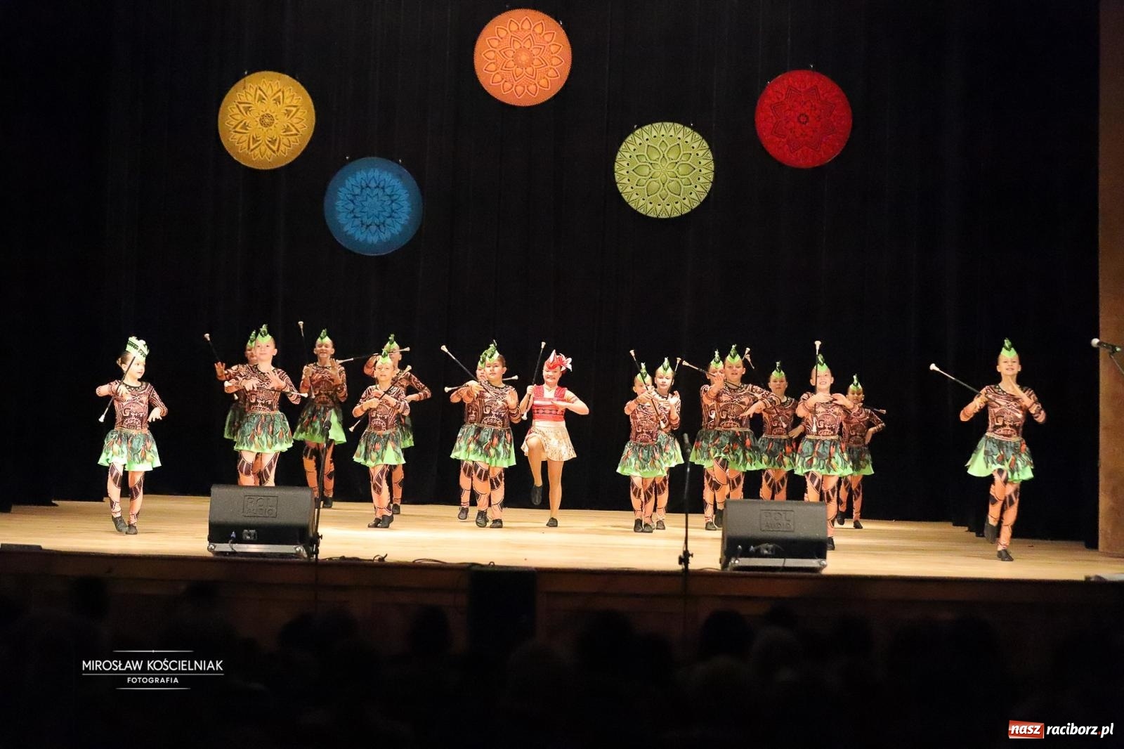 Zdjęcie w galerii na portalu naszraciborz.pl: Rekordowe wsparcie dla Stasia. Koncert charytatywny Stowarzyszenia Źródło w RCK wiadomości z regionu