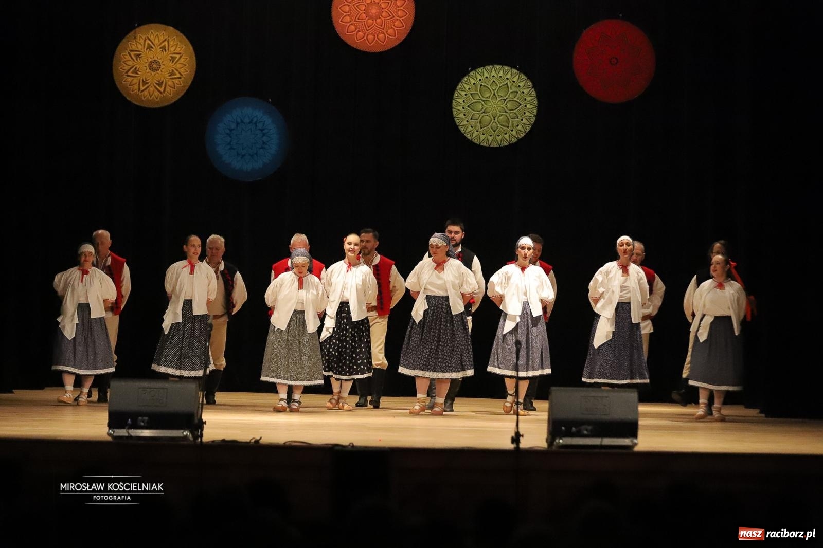 Zdjęcie w galerii na portalu naszraciborz.pl: Rekordowe wsparcie dla Stasia. Koncert charytatywny Stowarzyszenia Źródło w RCK wiadomości z regionu