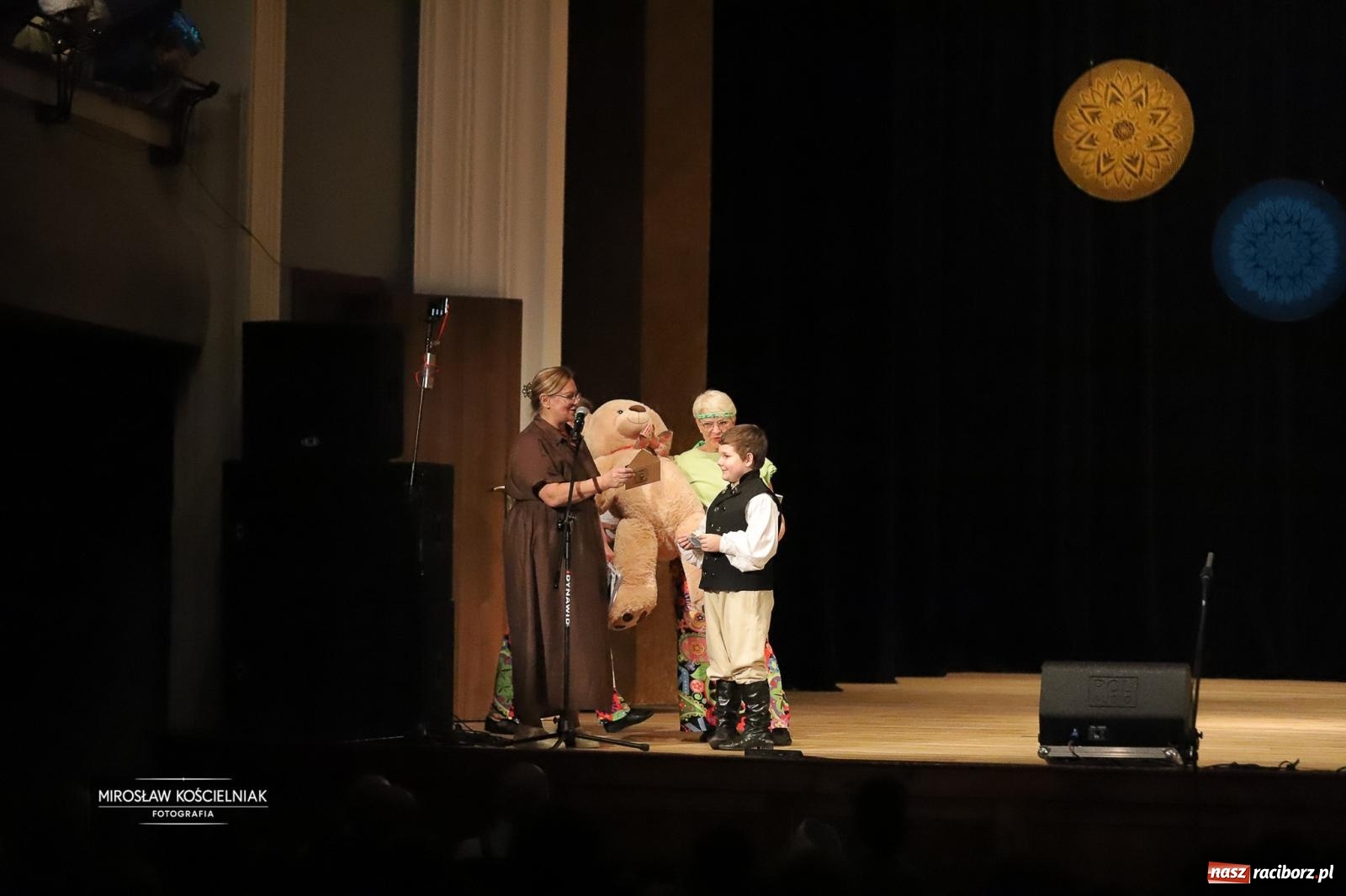 Zdjęcie w galerii na portalu naszraciborz.pl: Rekordowe wsparcie dla Stasia. Koncert charytatywny Stowarzyszenia Źródło w RCK wiadomości z regionu