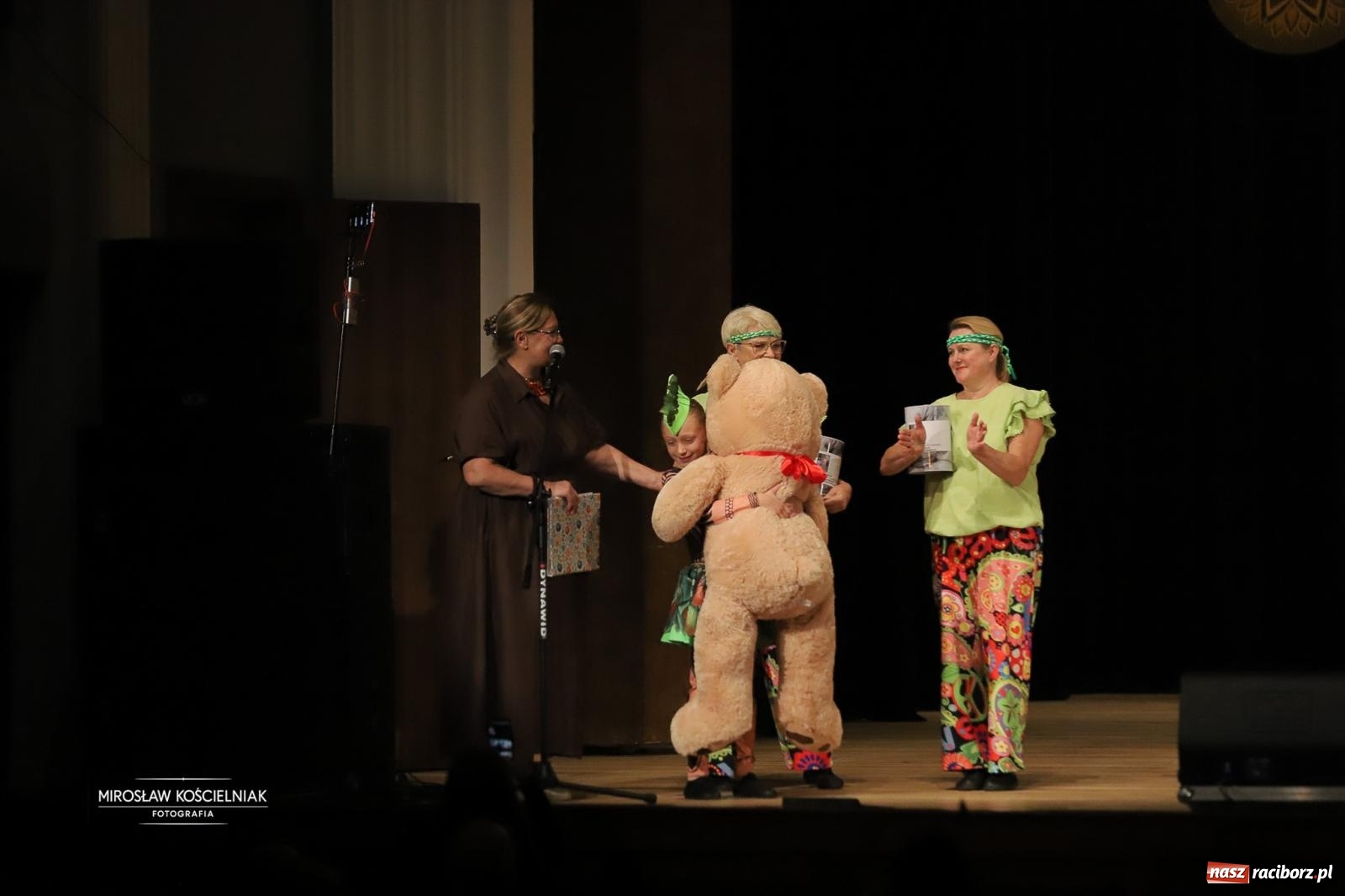 Zdjęcie w galerii na portalu naszraciborz.pl: Rekordowe wsparcie dla Stasia. Koncert charytatywny Stowarzyszenia Źródło w RCK wiadomości z regionu