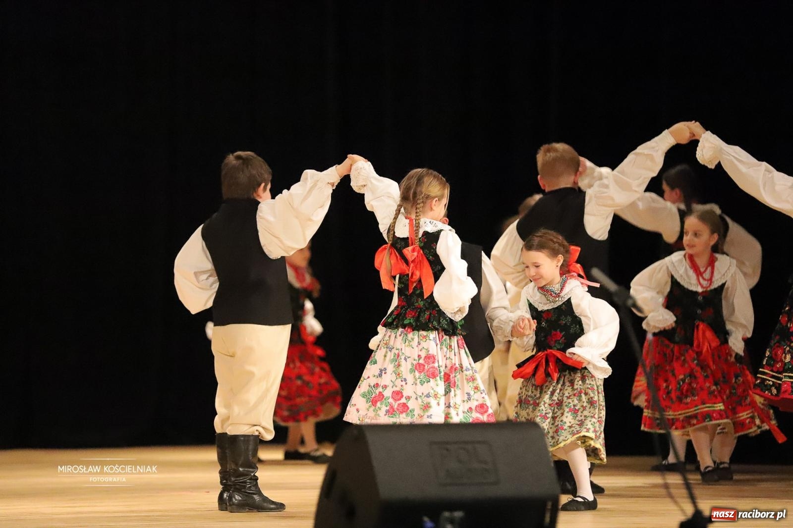 Zdjęcie w galerii na portalu naszraciborz.pl: Rekordowe wsparcie dla Stasia. Koncert charytatywny Stowarzyszenia Źródło w RCK wiadomości z regionu
