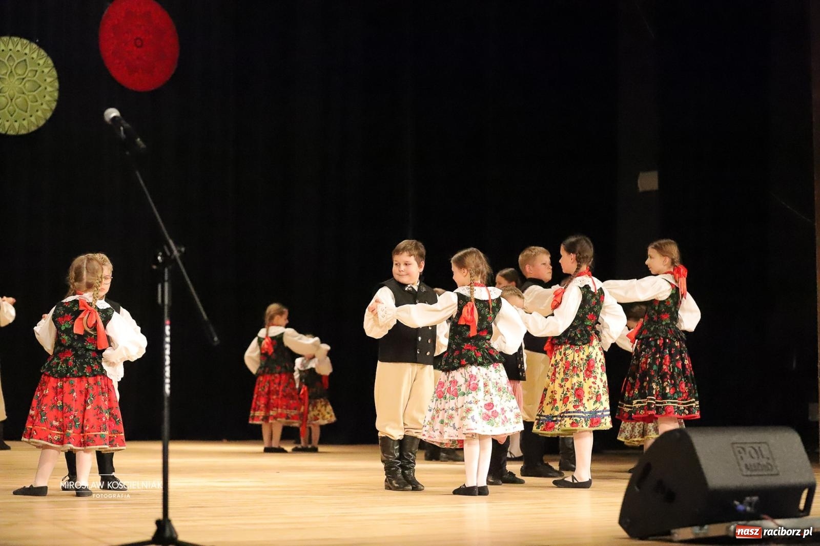 Zdjęcie w galerii na portalu naszraciborz.pl: Rekordowe wsparcie dla Stasia. Koncert charytatywny Stowarzyszenia Źródło w RCK wiadomości z regionu