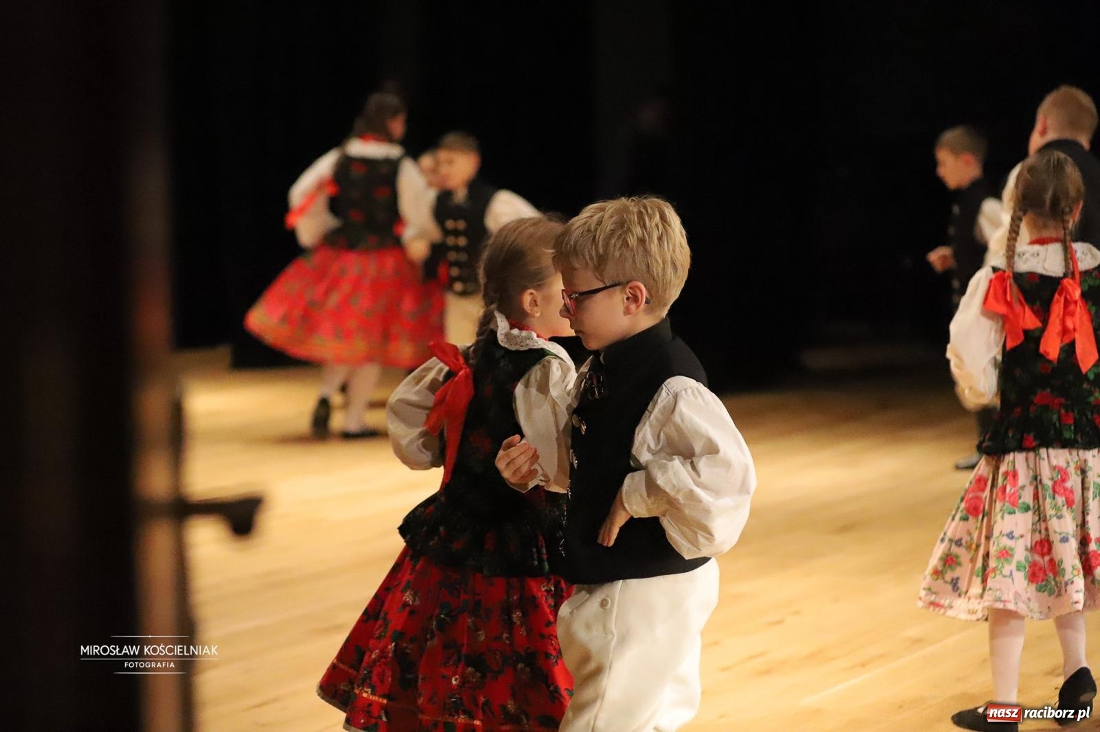 Zdjęcie w galerii na portalu naszraciborz.pl: Rekordowe wsparcie dla Stasia. Koncert charytatywny Stowarzyszenia Źródło w RCK wiadomości z regionu