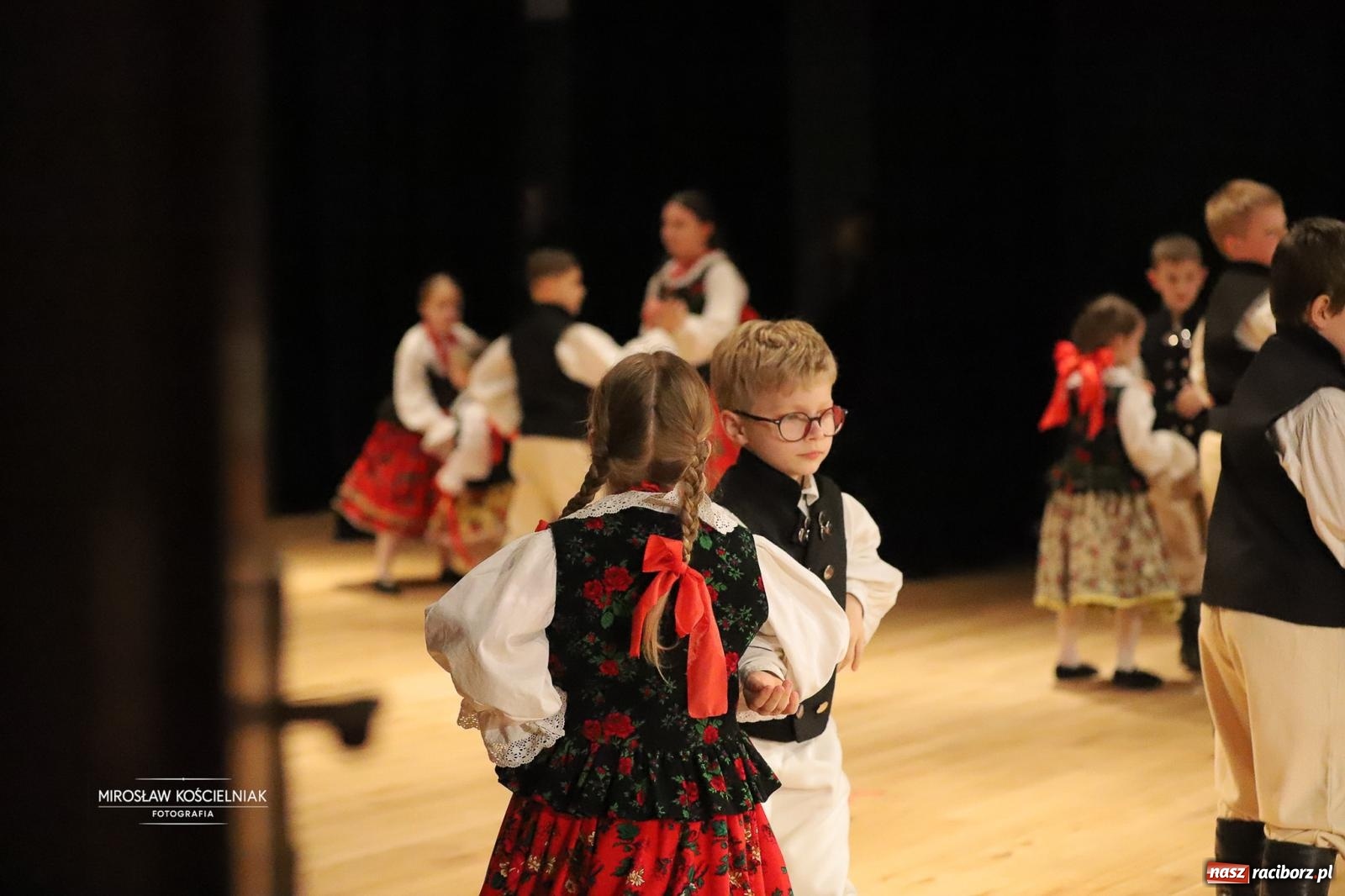 Zdjęcie w galerii na portalu naszraciborz.pl: Rekordowe wsparcie dla Stasia. Koncert charytatywny Stowarzyszenia Źródło w RCK wiadomości z regionu