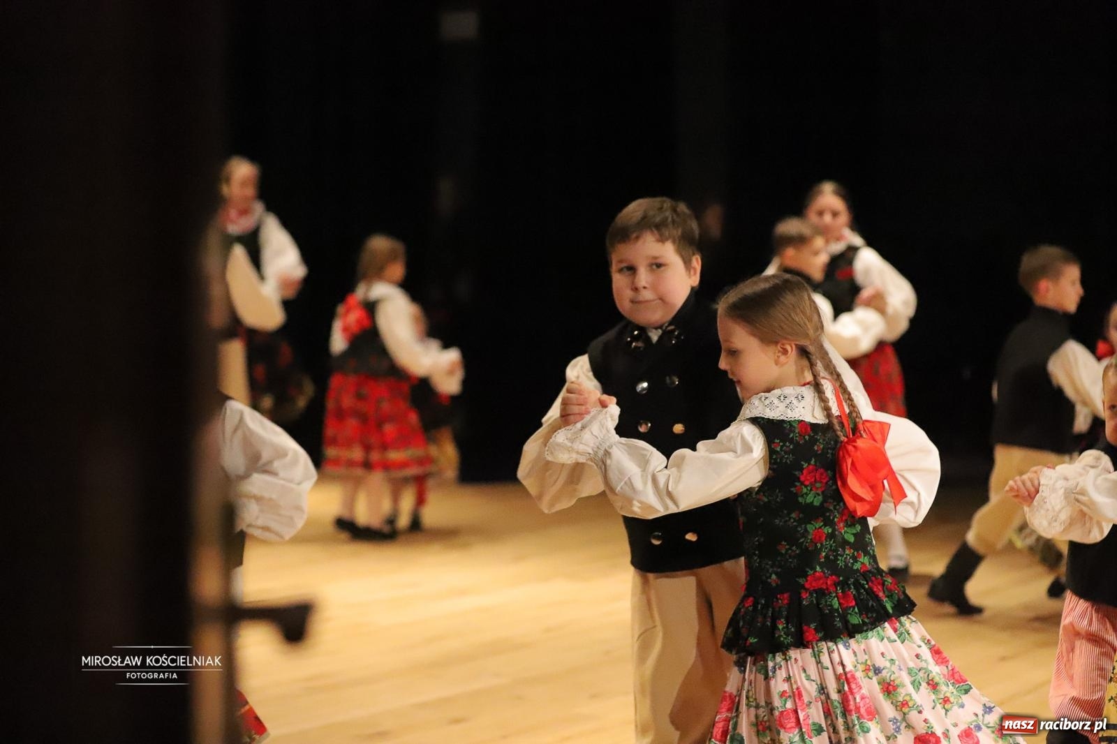 Zdjęcie w galerii na portalu naszraciborz.pl: Rekordowe wsparcie dla Stasia. Koncert charytatywny Stowarzyszenia Źródło w RCK wiadomości z regionu