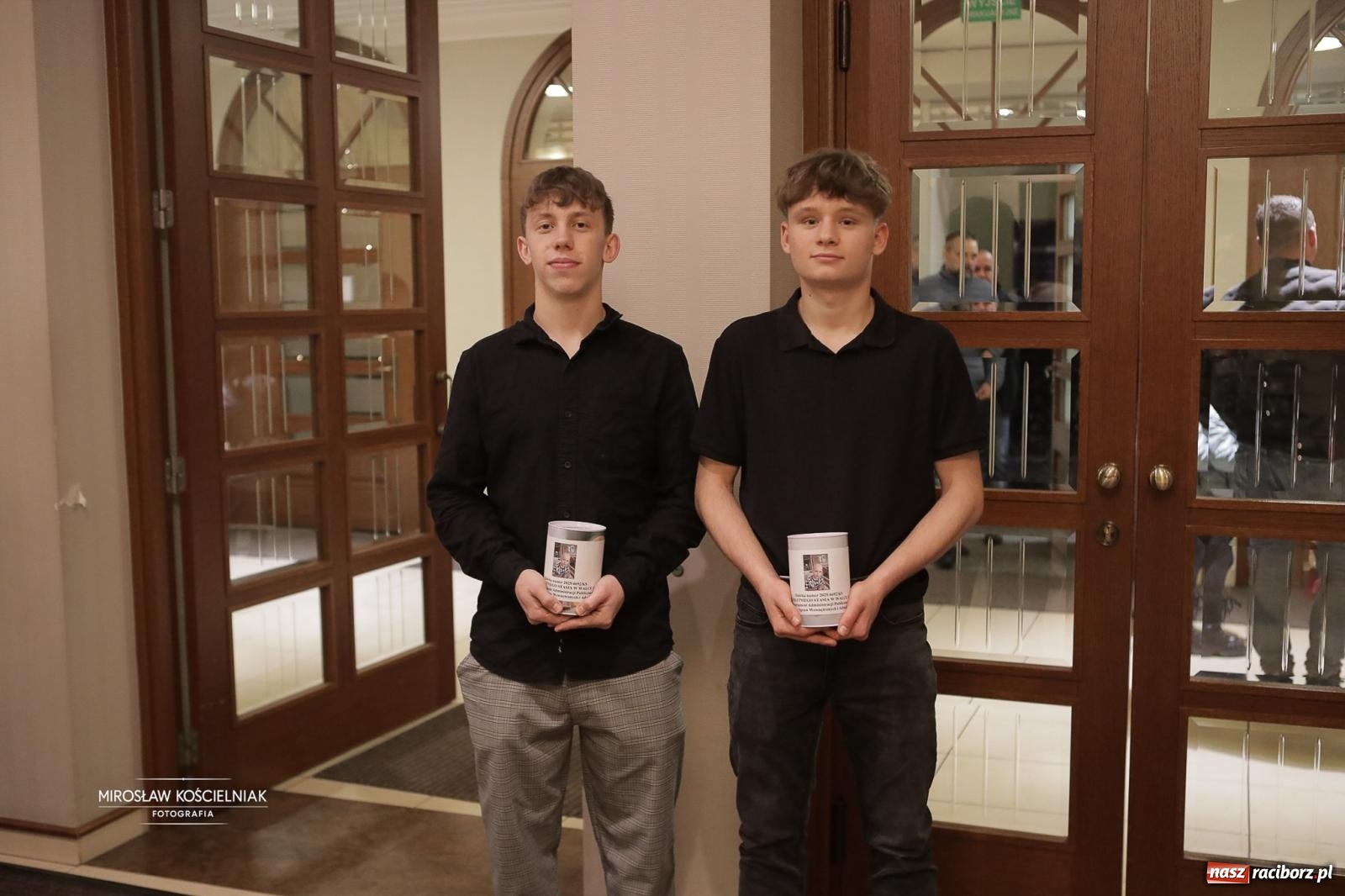 Zdjęcie w galerii na portalu naszraciborz.pl: Rekordowe wsparcie dla Stasia. Koncert charytatywny Stowarzyszenia Źródło w RCK wiadomości z regionu