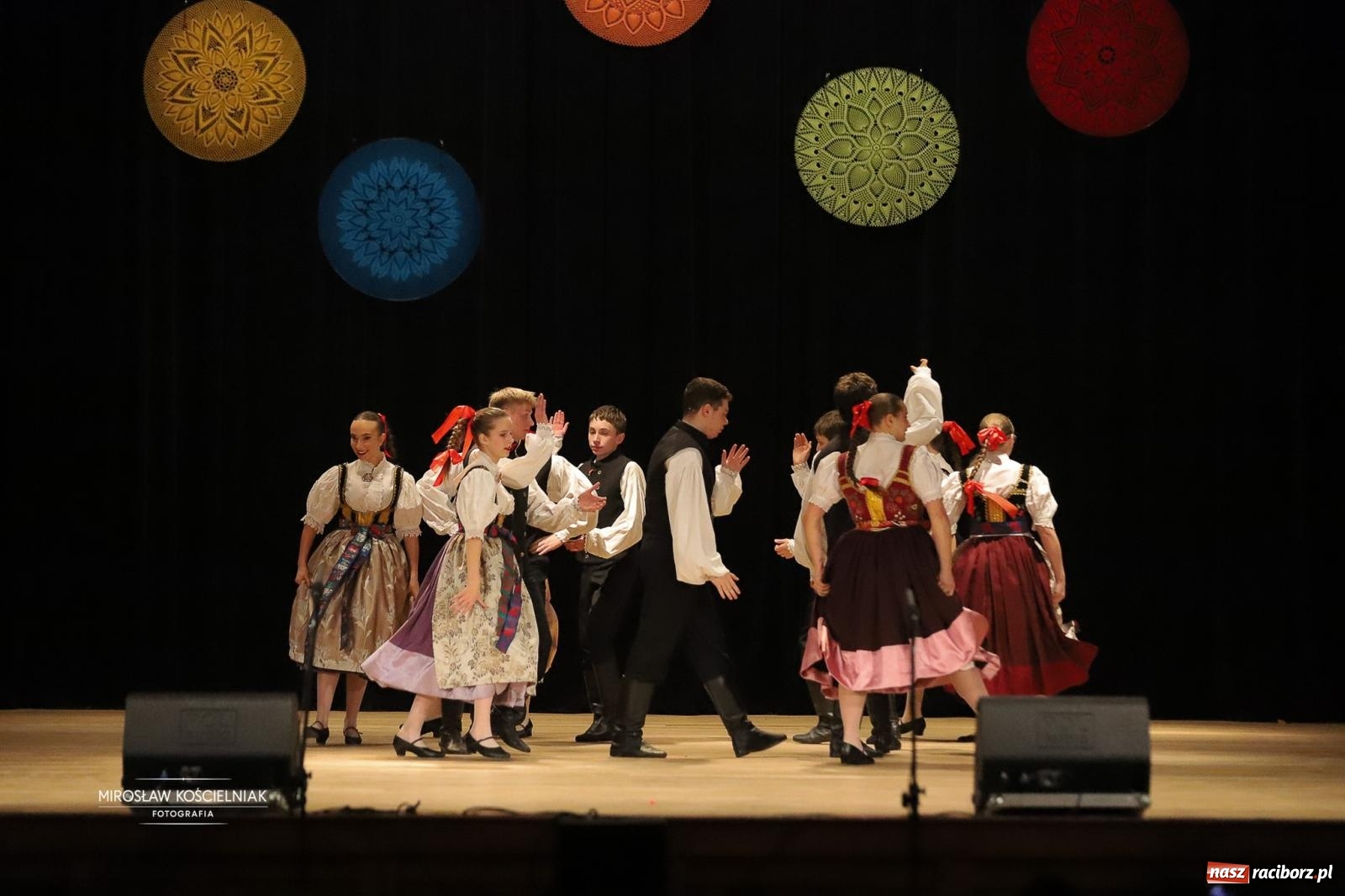 Zdjęcie w galerii na portalu naszraciborz.pl: Rekordowe wsparcie dla Stasia. Koncert charytatywny Stowarzyszenia Źródło w RCK wiadomości z regionu